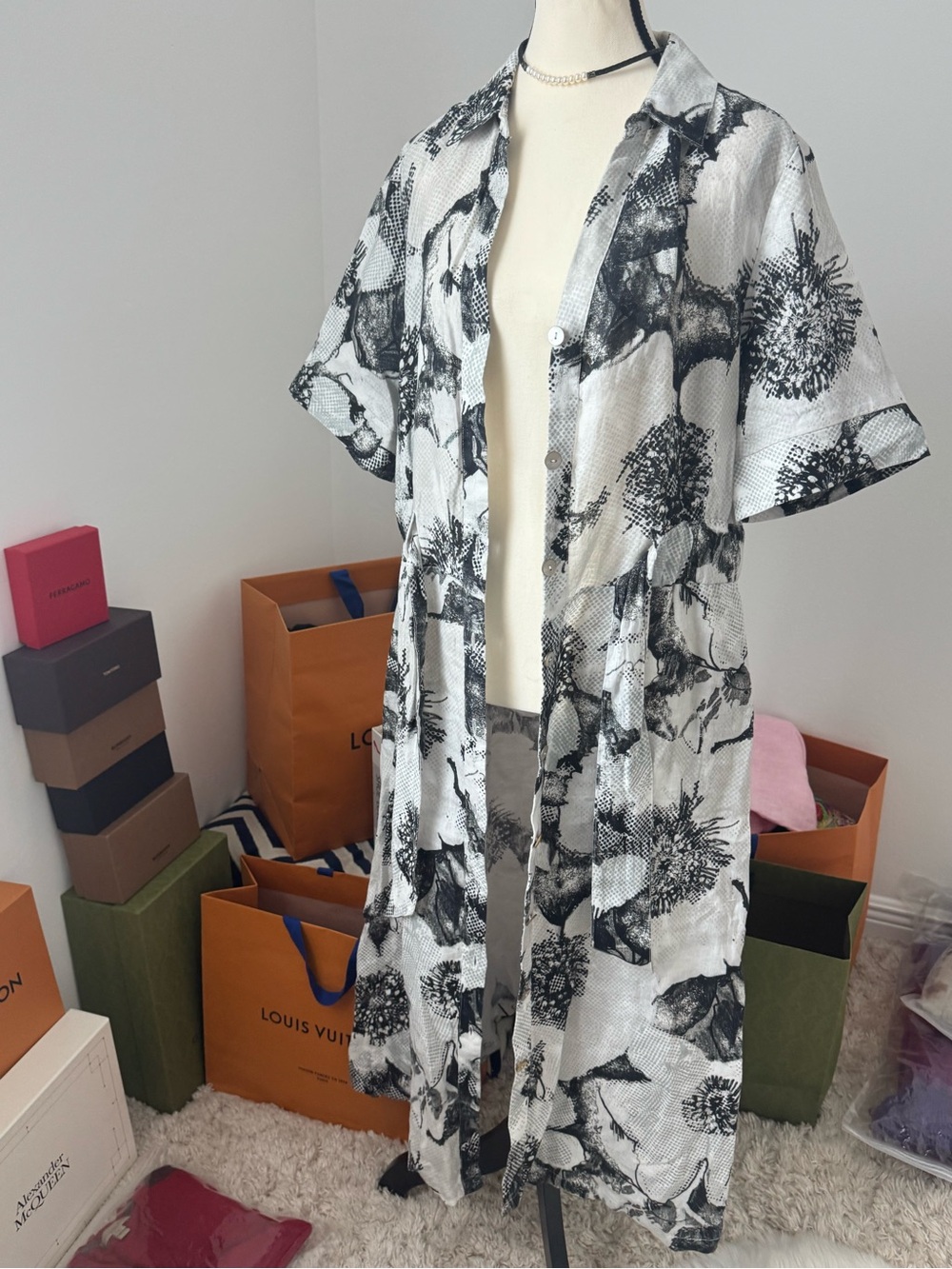 Floral Button-Front Maxi Shirt Dress in White and Black - Picture 4 of 11